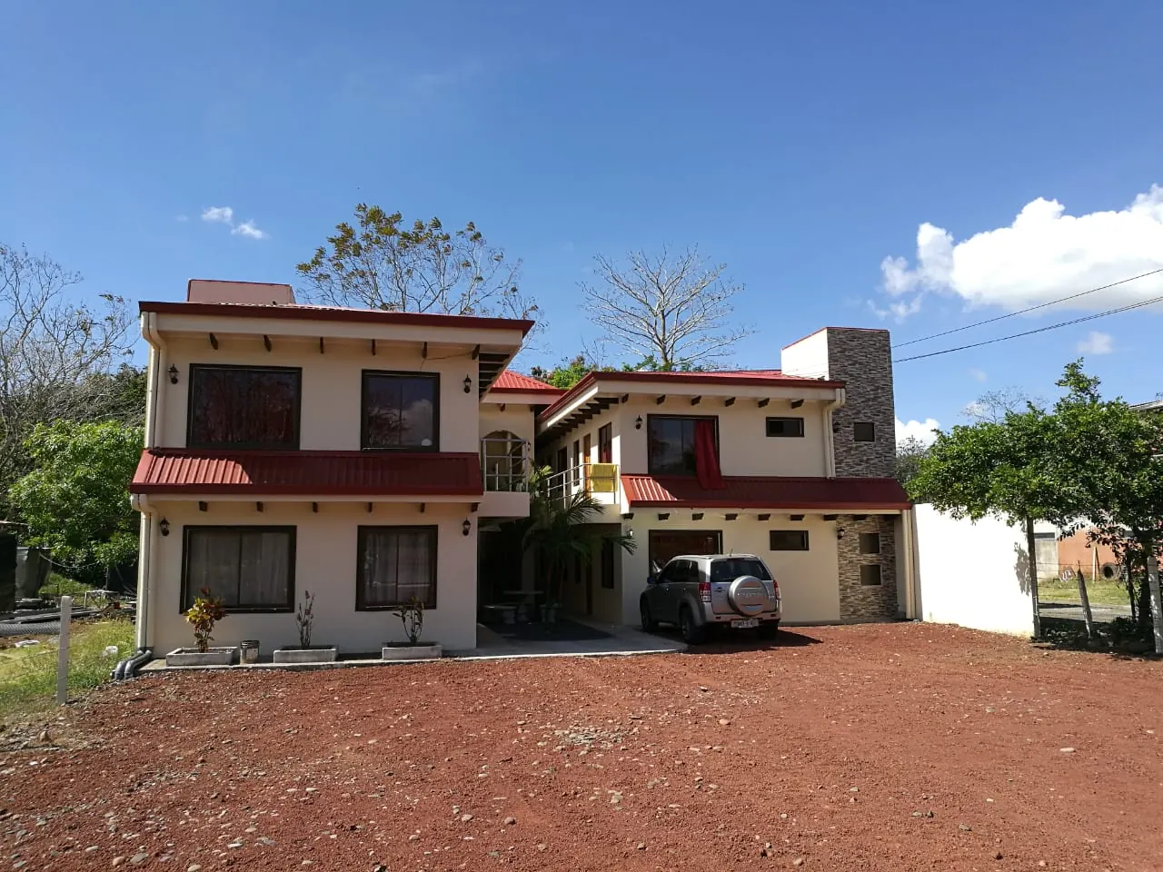 Fachada de apartamentos terminados en Santa Clara, San Carlos.