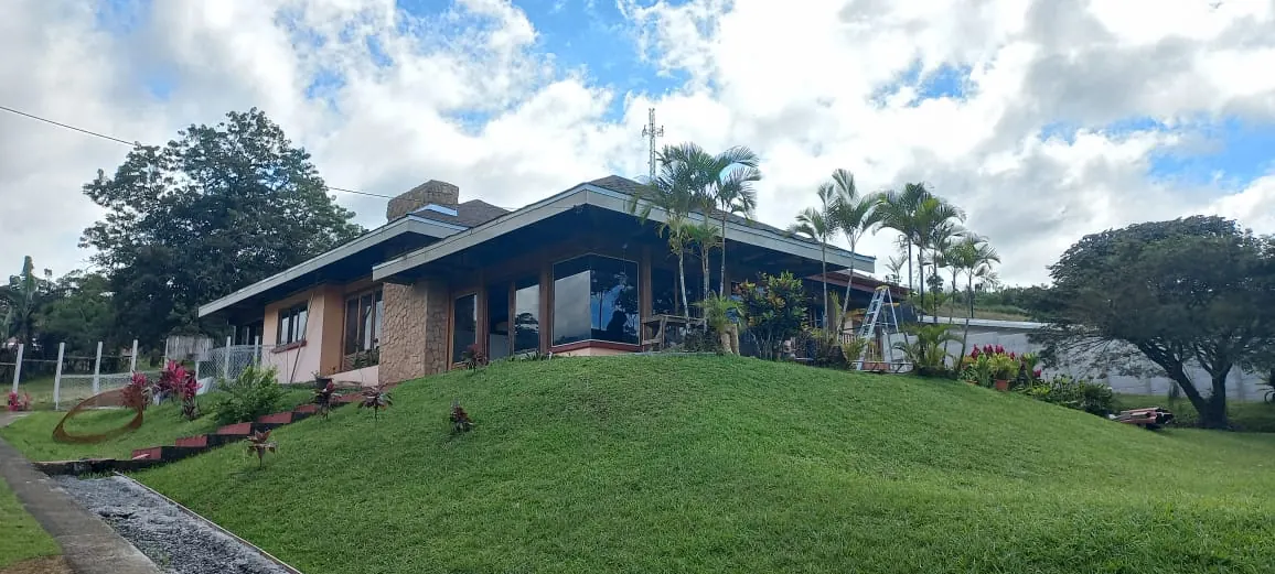 Jardin de casa en Quesada, San Carlos.